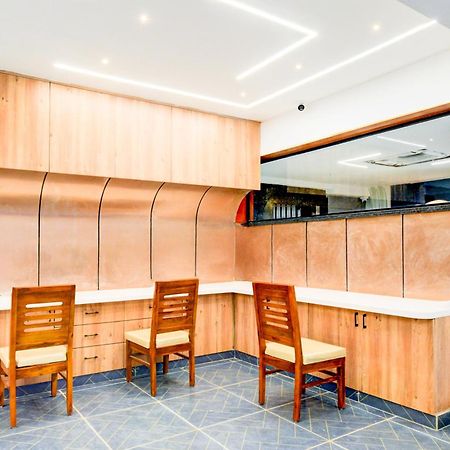 Townhouse Aarav Business Hotel حيدر أباد المظهر الخارجي الصورة