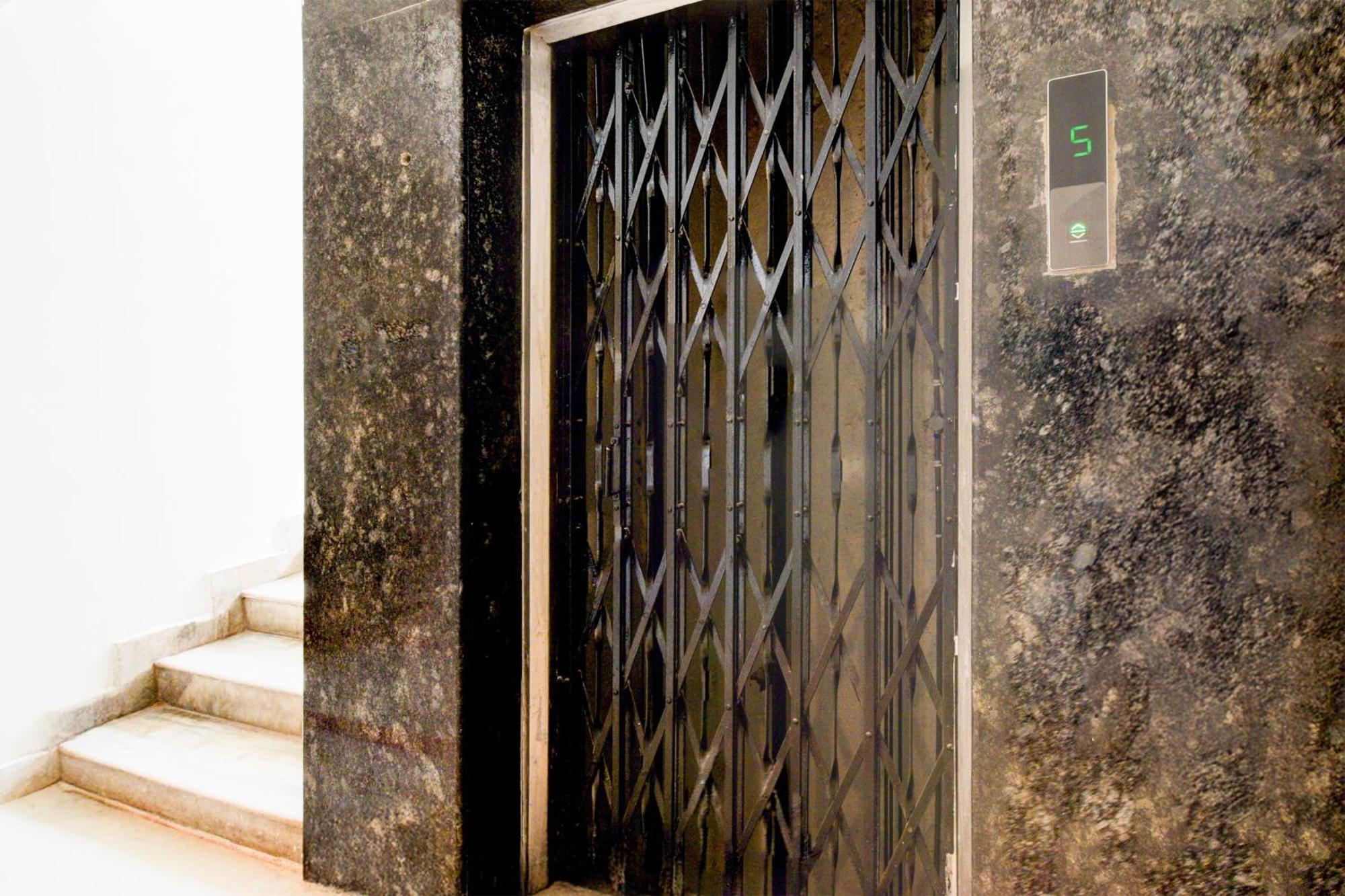 Townhouse Aarav Business Hotel حيدر أباد المظهر الخارجي الصورة
