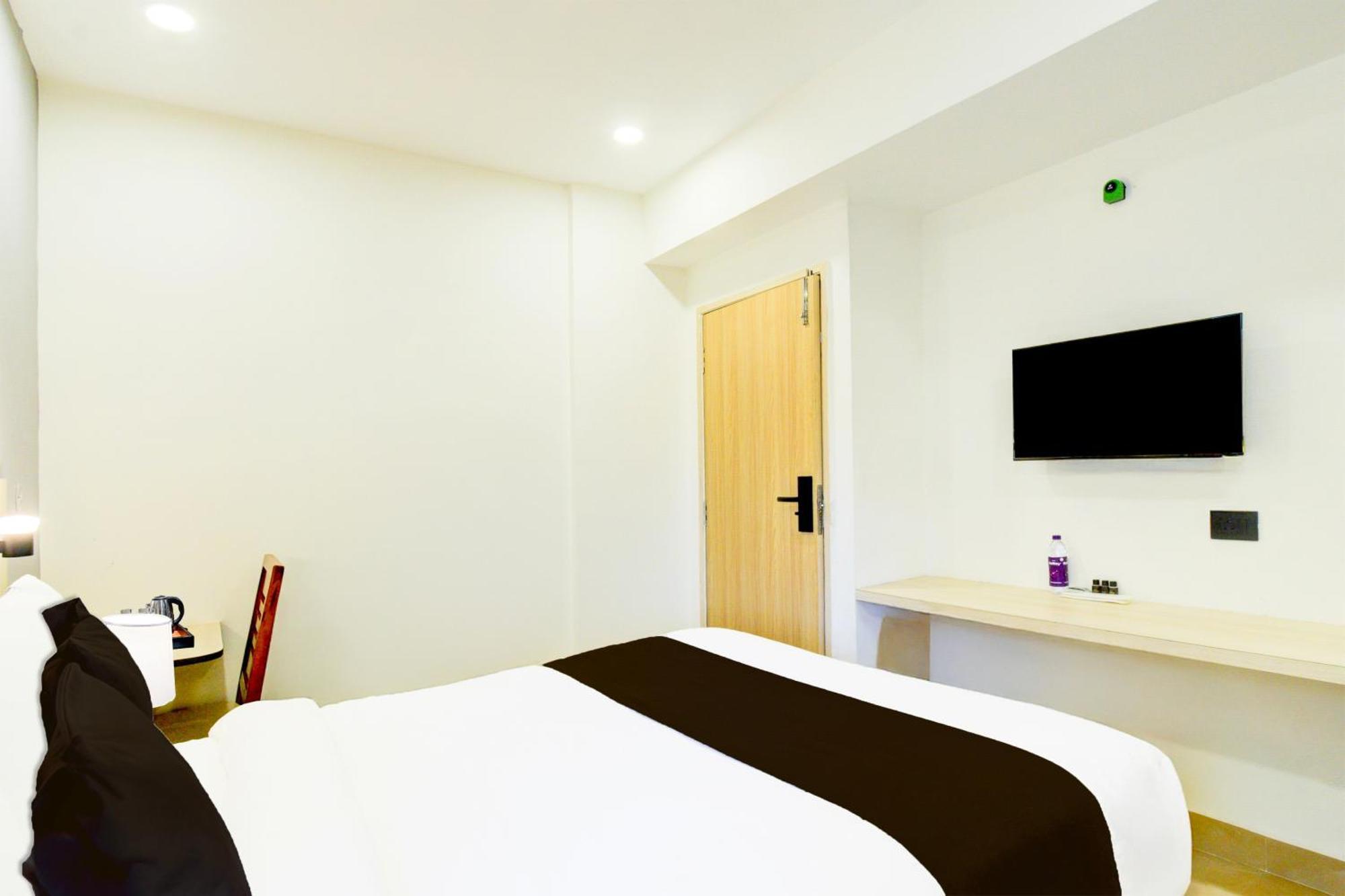 Townhouse Aarav Business Hotel حيدر أباد المظهر الخارجي الصورة