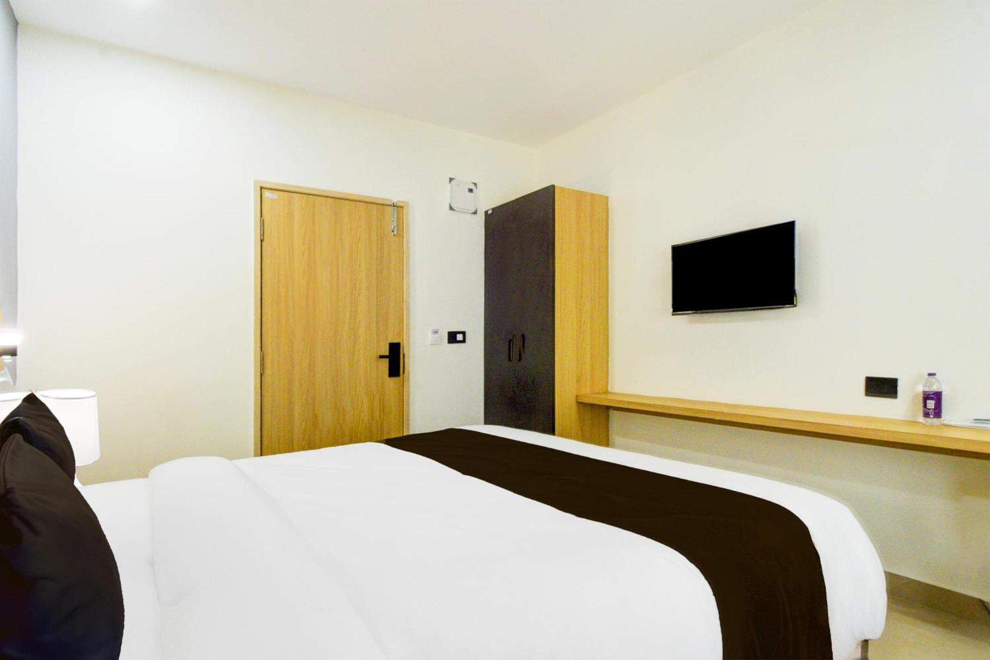 Townhouse Aarav Business Hotel حيدر أباد المظهر الخارجي الصورة
